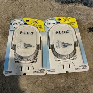 NWT Febreze Plug In Scented Oil Warmer